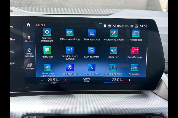 BMW 2 Serie Active Tourer 225e xDrive M-Pakket | HARMAN KARDON | TREKHAAK | PANO | BOMVOL | APK T/M 17-1-2027 | FABRIEKSGARANTIE