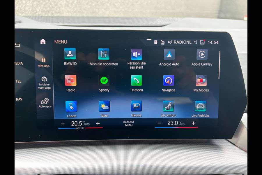 BMW 2 Serie Active Tourer 225e xDrive M-Pakket | HARMAN KARDON | TREKHAAK | PANO | BOMVOL | APK T/M 17-1-2027 | FABRIEKSGARANTIE