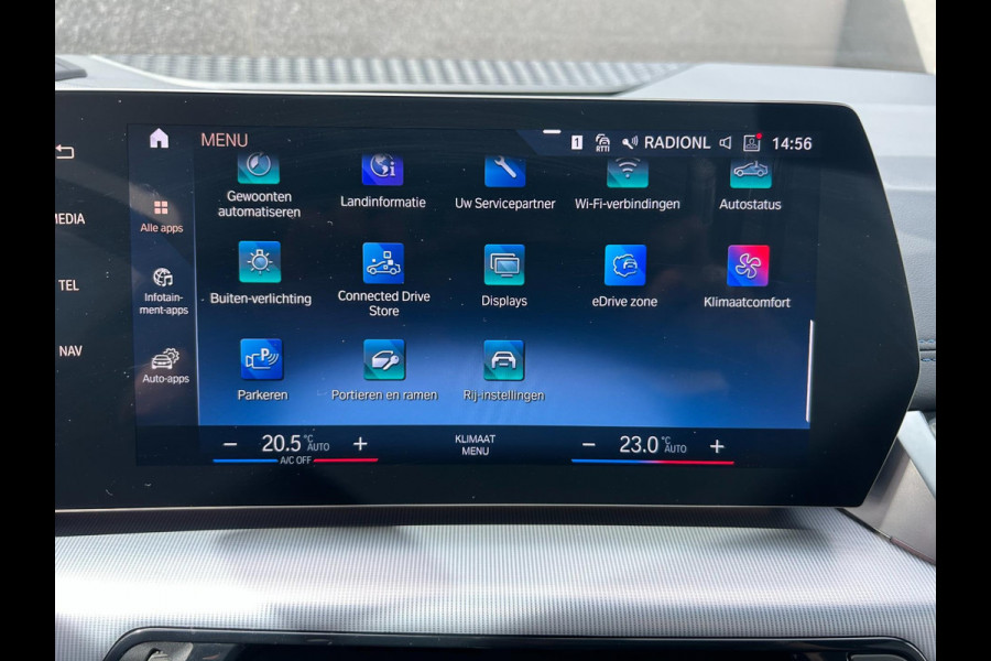 BMW 2 Serie Active Tourer 225e xDrive M-Pakket | HARMAN KARDON | TREKHAAK | PANO | BOMVOL | APK T/M 17-1-2027 | FABRIEKSGARANTIE