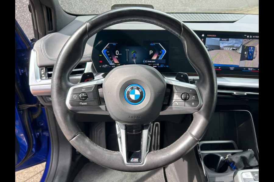 BMW 2 Serie Active Tourer 225e xDrive M-Pakket | HARMAN KARDON | TREKHAAK | PANO | BOMVOL | APK T/M 17-1-2027 | FABRIEKSGARANTIE