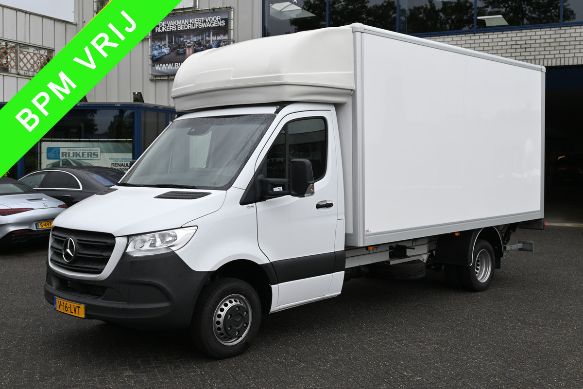 Mercedes-Benz Sprinter 515 CDI L3 Bakwagen met 1000 kg Dhollandia klep MBUX, Spiegelbak Meubelbak met laadklep en zijdeur Mercedes-Benz Sprinter 515 CDI L3 Bakwagen met 1000 kg Dhollandia klep MBUX, Spiegelbak Meubelbak met laadklep en zijdeur