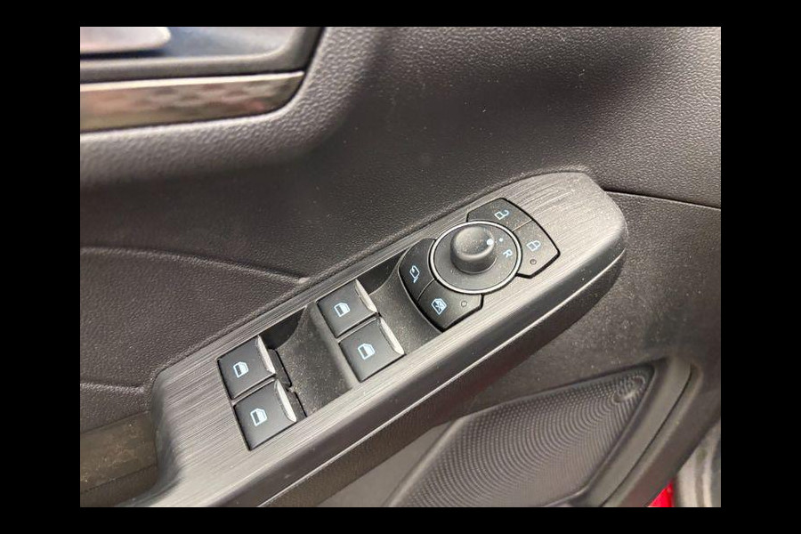 Ford Kuga 2.5 PHEV Titanium 243pk | Winterpack | Afneembare Trekhaak | 2.100kg Trekgewicht | Achteruitrijcamera