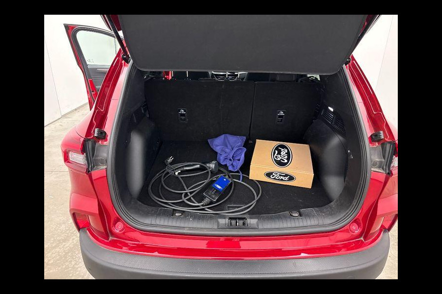 Ford Kuga 2.5 PHEV Titanium 243pk | Winterpack | Afneembare Trekhaak | 2.100kg Trekgewicht | Achteruitrijcamera