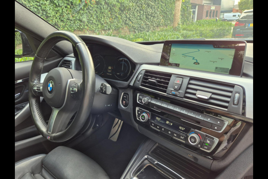 BMW 3-serie M Sport 1e EIG 100% Dealer Pano Cam Apple CarPlay Touring LED 19inch NL 320i High Executive