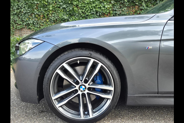BMW 3-serie M Sport 1e EIG 100% Dealer Pano Cam Apple CarPlay Touring LED 19inch NL 320i High Executive
