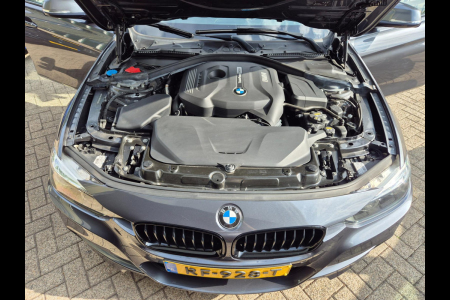 BMW 3-serie M Sport 1e EIG 100% Dealer Pano Cam Apple CarPlay Touring LED 19inch NL 320i High Executive