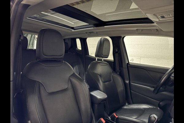 Jeep Renegade 1.4 MultiAir Limited Pano Leer Cruise Navi Trekh. NAP