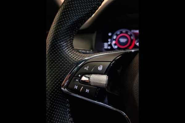 Škoda Kodiaq 1.5 TSI Sportline Business navi | trekhaak | dealer onderhouden | stoel en stuurverwarming | sportint