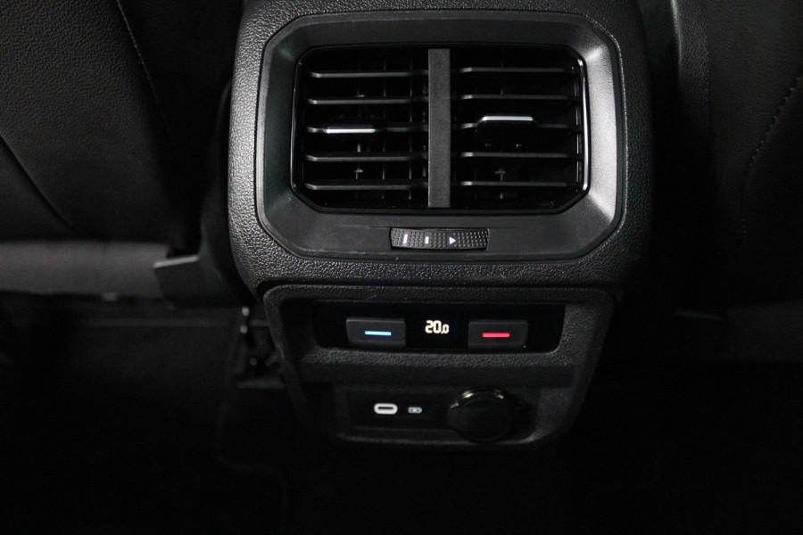 Seat Tarraco 1.5 TSI Xcellence 7p (PANORAMADAK, TREKHAAK, DIGITALE COCKPIT, CAMERA, AUTOMAAT, PARKEERSENSOREN, NL-AUTO)