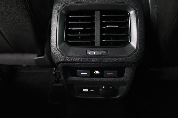 Seat Tarraco 1.5 TSI Xcellence 7p (PANORAMADAK, TREKHAAK, DIGITALE COCKPIT, CAMERA, AUTOMAAT, PARKEERSENSOREN, NL-AUTO)