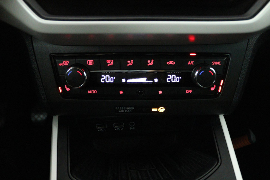 Seat Arona 1.0 TSI Xcellence Launch Edition (STOELVERWARMING, CAMERA, NAVIGATIE, CRUISE CONTROL ADAPTIEF, PARKEERSENSOREN)