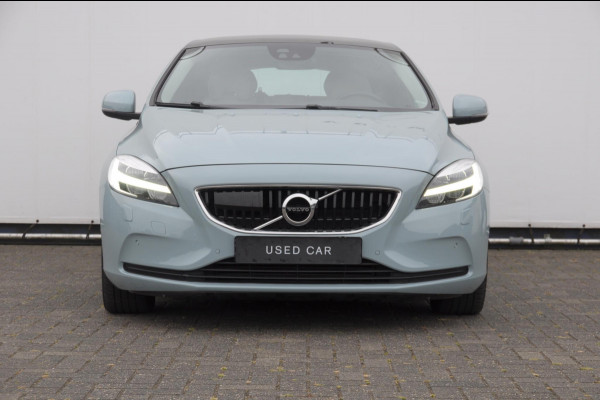 Volvo V40 T2 122PK Automaat Momentum / Adaptieve cruise control / BLIS / Parkeersensoren met camera / Bluetooth / Lederen bekleding / Panoramadak / Exterieur styling pack