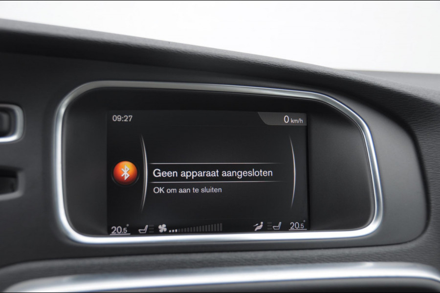 Volvo V40 T2 122PK Automaat Momentum / Adaptieve cruise control / BLIS / Parkeersensoren met camera / Bluetooth / Lederen bekleding / Panoramadak / Exterieur styling pack