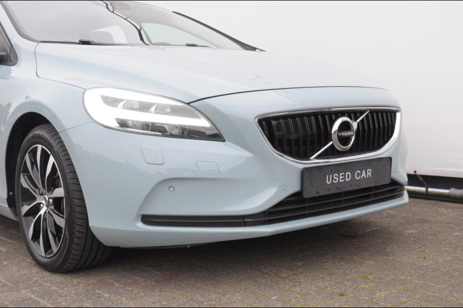 Volvo V40 T2 122PK Automaat Momentum / Adaptieve cruise control / BLIS / Parkeersensoren met camera / Bluetooth / Lederen bekleding / Panoramadak / Exterieur styling pack