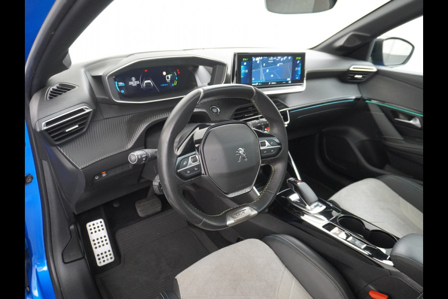 Peugeot e-208 EV GT 50kWh SOH 90% Panorama-dak Trekhaak Apple Carplay 360°CameraAndroid Navi Ecc Cruise Control DAB Pdc Stoelverwarming Sportstoelen Led Lmv 17" Privacy Glas Bluetooth Led Connected Apps
