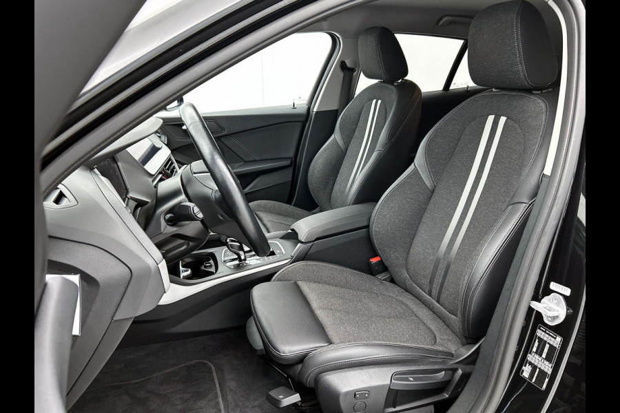 BMW 1-serie 116i Business Edition Plus CARPLAY | STOF-LEDER | NAVI