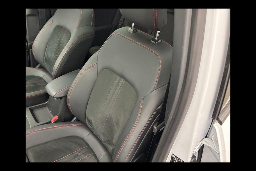Ford Kuga 2.5 PHEV ST-Line X 243pk | Driver Assistance Pack | Panoramadak | Winterpack | Technology Pack | Wegklapbare Trekhaak | 2.100kg Trekgewicht