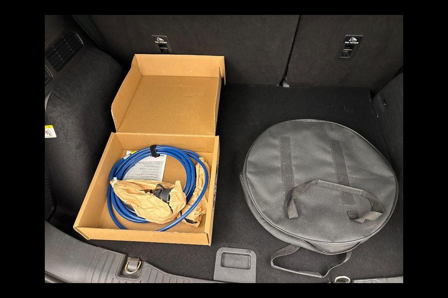 Ford Kuga 2.5 PHEV ST-Line X 243pk | Driver Assistance Pack | Panoramadak | Winterpack | Technology Pack | Wegklapbare Trekhaak | 2.100kg Trekgewicht