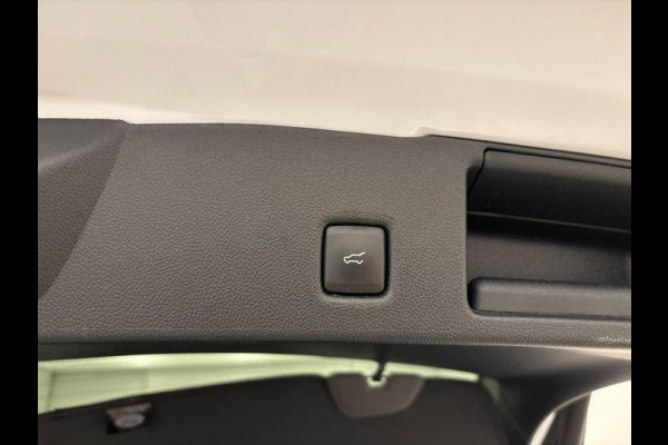 Ford Kuga 2.5 PHEV ST-Line X 243pk | Driver Assistance Pack | Panoramadak | Winterpack | Technology Pack | Wegklapbare Trekhaak | 2.100kg Trekgewicht
