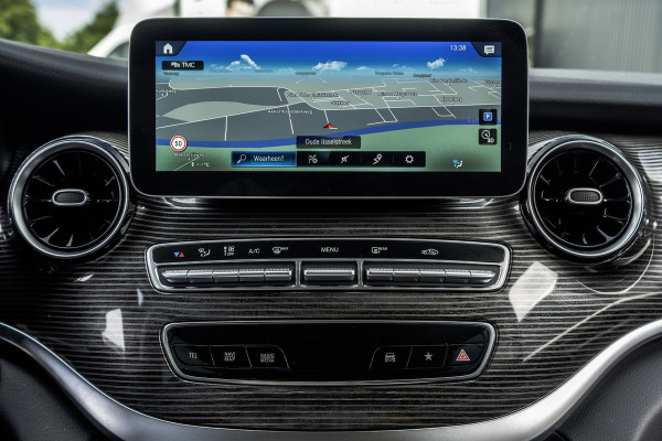 Mercedes-Benz V300 | 4Matic | XL | 5-Zits | MBux | LED | ILS | Burmester | 2x Elec Schuifdeur | 360° Camera | Navi | PDC | Climate |  Cruise | Euro 6