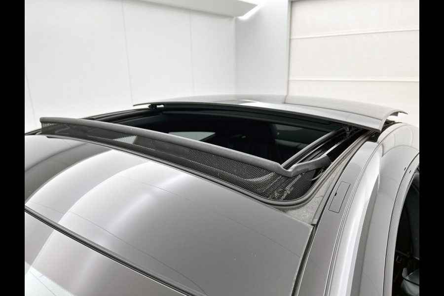 Mercedes-Benz CLE Coupé 200 AMG Line | Panoramadak |Multi spaaks Lichtmetalen velgen |"Night pakket | Parking support met camera achter |Haed-up display | Inclusief 24 maanden MB Certified garantie voor Europa.