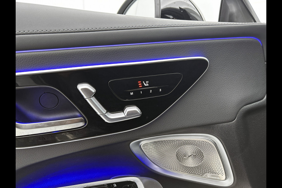 Mercedes-Benz CLE Coupé 200 AMG Line | Panoramadak |Multi spaaks Lichtmetalen velgen |"Night pakket | Parking support met camera achter |Haed-up display | Inclusief 24 maanden MB Certified garantie voor Europa.