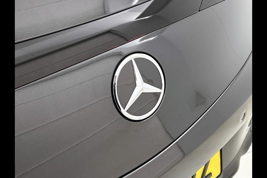 Mercedes-Benz CLE Coupé 200 AMG Line | Panoramadak |Multi spaaks Lichtmetalen velgen |"Night pakket | Parking support met camera achter |Haed-up display | Inclusief 24 maanden MB Certified garantie voor Europa.