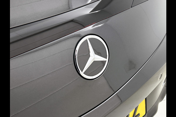 Mercedes-Benz CLE Coupé 200 AMG Line | Panoramadak |Multi spaaks Lichtmetalen velgen |"Night pakket | Parking support met camera achter |Haed-up display | Inclusief 24 maanden MB Certified garantie voor Europa.