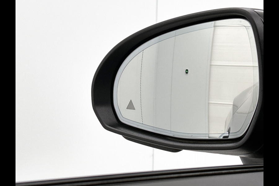 Mercedes-Benz CLE Coupé 200 AMG Line | Panoramadak |Multi spaaks Lichtmetalen velgen |"Night pakket | Parking support met camera achter |Haed-up display | Inclusief 24 maanden MB Certified garantie voor Europa.