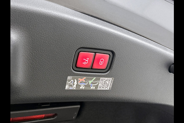 Mercedes-Benz CLE Coupé 200 AMG Line | Panoramadak |Multi spaaks Lichtmetalen velgen |"Night pakket | Parking support met camera achter |Haed-up display | Inclusief 24 maanden MB Certified garantie voor Europa.