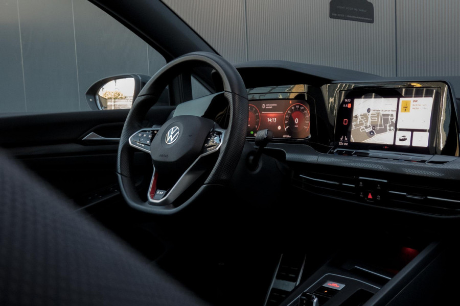 Volkswagen Golf 2.0 TSI GTI | DEALERONDERHOUDEN | STUURVERWARMING | HEAD UP DISPLAY | STOELVERWARMING
