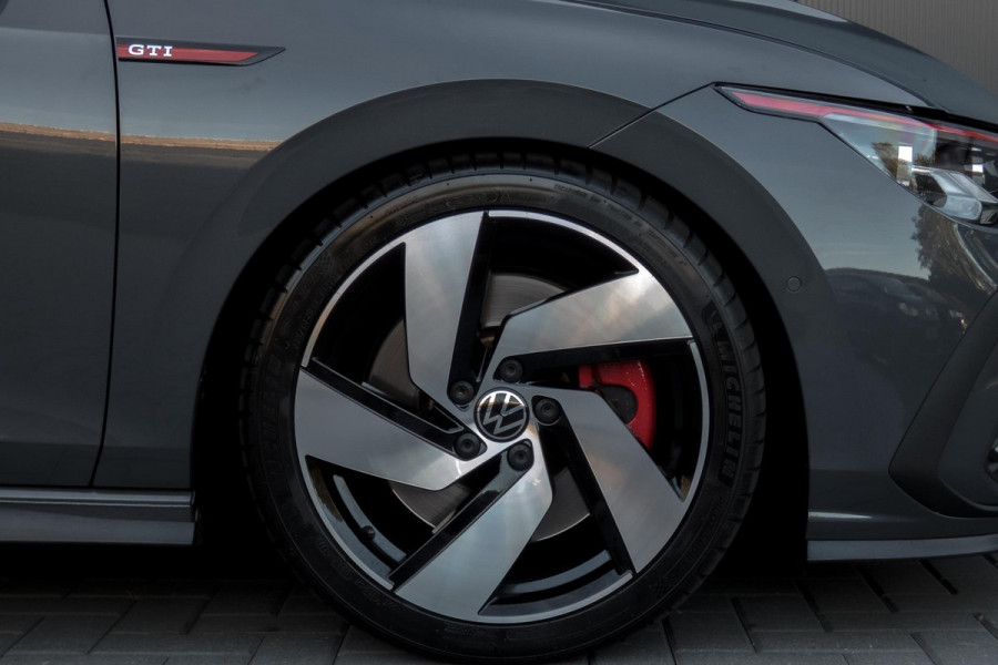 Volkswagen Golf 2.0 TSI GTI | DEALERONDERHOUDEN | STUURVERWARMING | HEAD UP DISPLAY | STOELVERWARMING