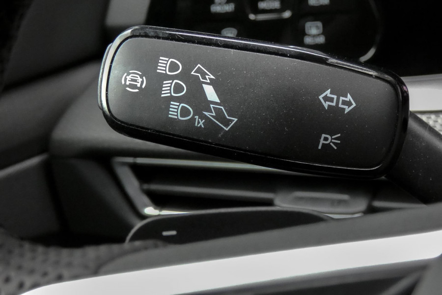 Volkswagen Golf 2.0 TSI GTI | DEALERONDERHOUDEN | STUURVERWARMING | HEAD UP DISPLAY | STOELVERWARMING