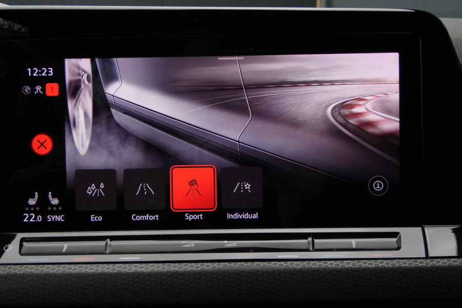 Volkswagen Golf 2.0 TSI GTI | DEALERONDERHOUDEN | STUURVERWARMING | HEAD UP DISPLAY | STOELVERWARMING