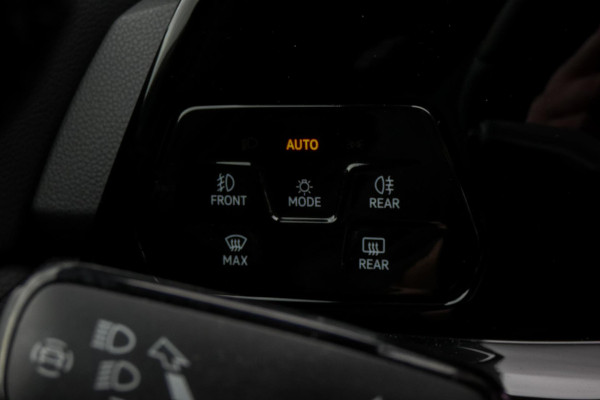 Volkswagen Golf 2.0 TSI GTI | DEALERONDERHOUDEN | STUURVERWARMING | HEAD UP DISPLAY | STOELVERWARMING