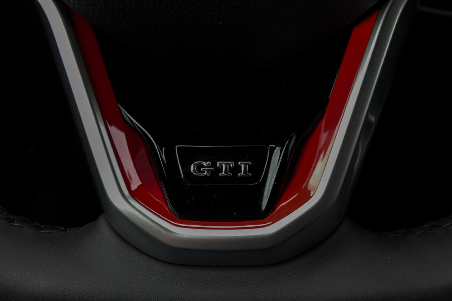 Volkswagen Golf 2.0 TSI GTI | DEALERONDERHOUDEN | STUURVERWARMING | HEAD UP DISPLAY | STOELVERWARMING