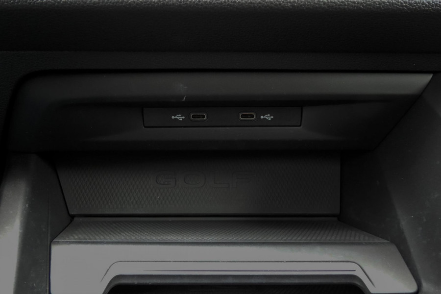Volkswagen Golf 2.0 TSI GTI | DEALERONDERHOUDEN | STUURVERWARMING | HEAD UP DISPLAY | STOELVERWARMING