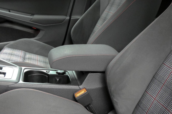 Volkswagen Golf 2.0 TSI GTI | DEALERONDERHOUDEN | STUURVERWARMING | HEAD UP DISPLAY | STOELVERWARMING