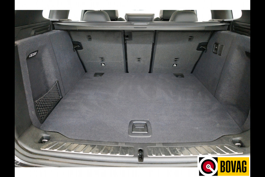 BMW iX3 M-Sport Shadowline 80 kWh 286 PK | Pano | Leer | Elect. stoelen best. met geh. | Camera | Parkeerassistent pakket Licht- en regensensor, PDC, Sportstoelen, Stoelverwarming, Led, Camera, Privacy glas