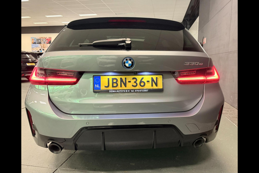 BMW 3 Serie Touring 330e M-SPORT BLACK-LINE 19'' PANO/V-COCPIT/DAB/CARPLAY/STOEL-M/LED/CAM///