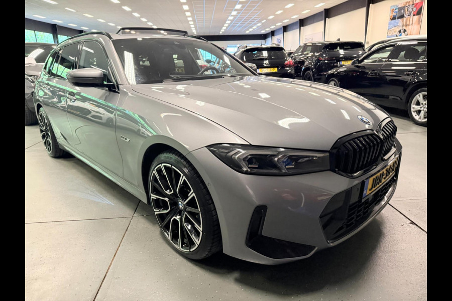 BMW 3 Serie Touring 330e M-SPORT BLACK-LINE 19'' PANO/V-COCPIT/DAB/CARPLAY/STOEL-M/LED/CAM///