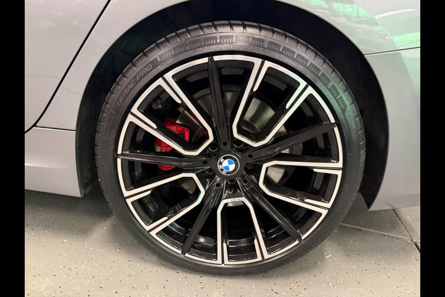 BMW 3 Serie Touring 330e M-SPORT BLACK-LINE 19'' PANO/V-COCPIT/DAB/CARPLAY/STOEL-M/LED/CAM///