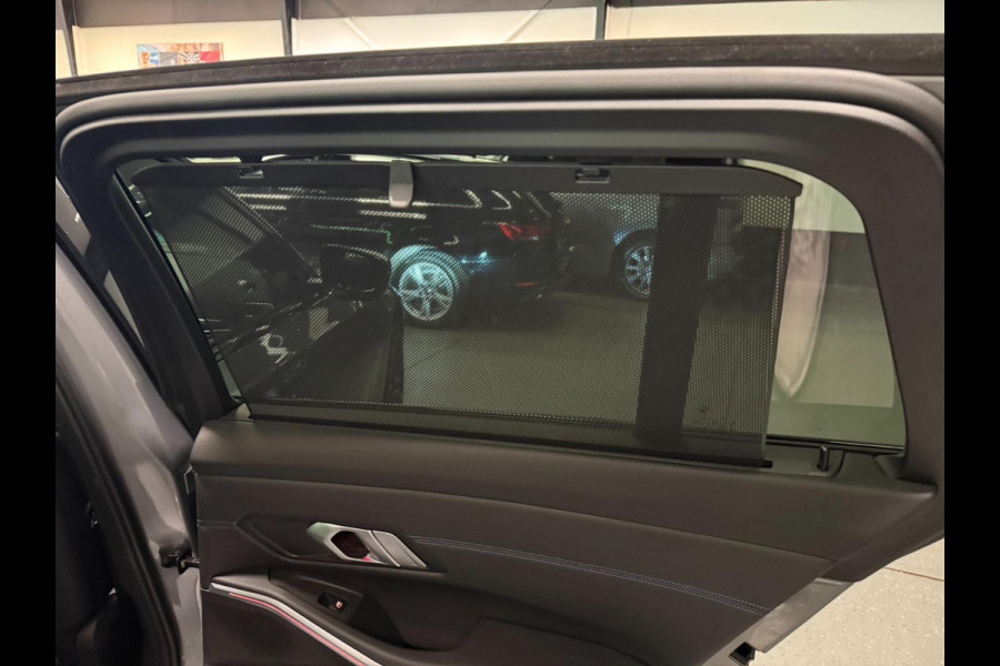 BMW 3 Serie Touring 330e M-SPORT BLACK-LINE 19'' PANO/V-COCPIT/DAB/CARPLAY/STOEL-M/LED/CAM///