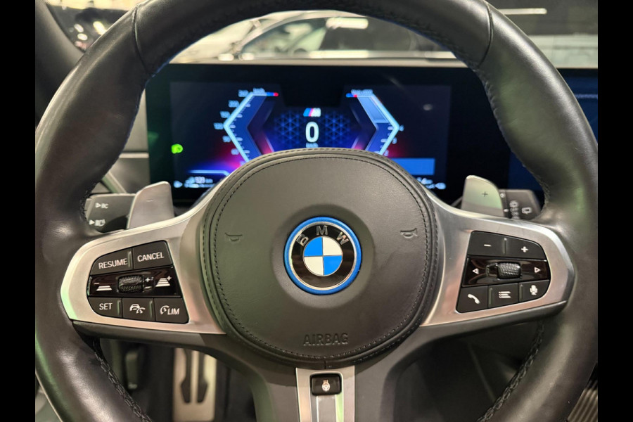 BMW 3 Serie Touring 330e M-SPORT BLACK-LINE 19'' PANO/V-COCPIT/DAB/CARPLAY/STOEL-M/LED/CAM///