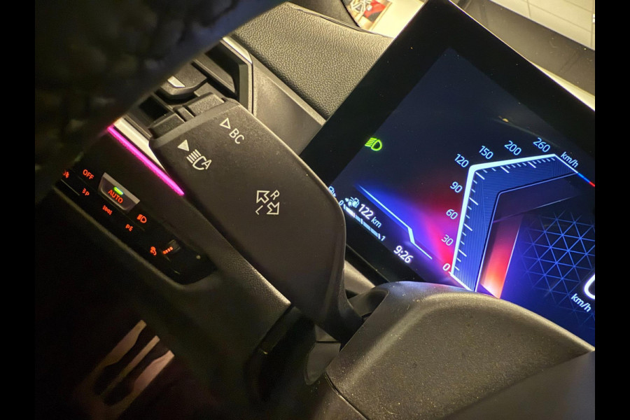 BMW 3 Serie Touring 330e M-SPORT BLACK-LINE 19'' PANO/V-COCPIT/DAB/CARPLAY/STOEL-M/LED/CAM///
