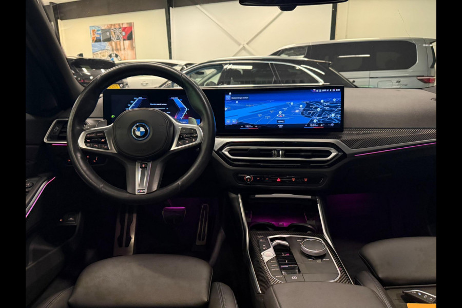 BMW 3 Serie Touring 330e M-SPORT BLACK-LINE 19'' PANO/V-COCPIT/DAB/CARPLAY/STOEL-M/LED/CAM///
