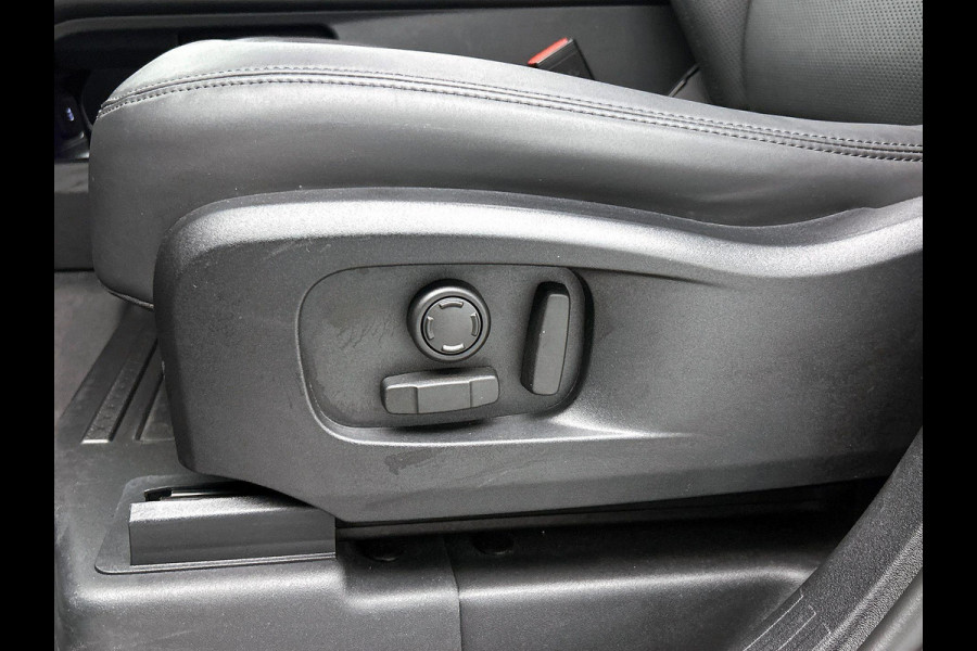 Land Rover Defender 3.0 D300 110 X-Dynamic SE