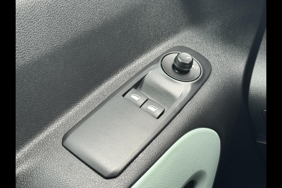 Citroën Berlingo 1.2 PureTech Trekhaak Navigatie Cruise Carplay Parkeersensoren Airco
