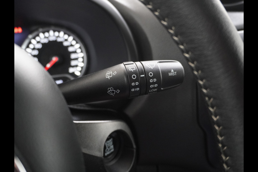Jeep Renegade 1.4T AUT-6 Leer Navi Ecc 17''Lmv Stoel-Stuurverwarming Keyless Cruise Control Bluetooth Pdc Usb Led Mistlampen Lane-departure Isofix Privacy Glas Dakrails MultiAir Latitude Slechts 1361kg licht! / 75 /3mnd belasting