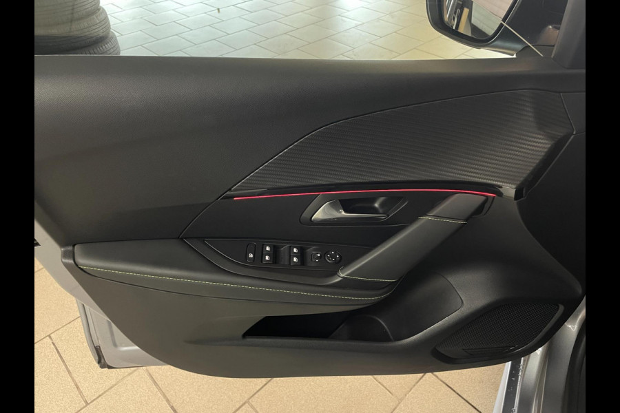 Peugeot 208 1.2 PureTech GT-Line 130PK AUTOMAAT AIRCO CLIMA NAVI CRUISE APPLE CARPLAY LED VELGEN NIEUWSTAAT